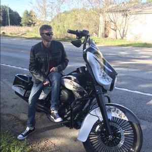 Meet your Posher, Wesley